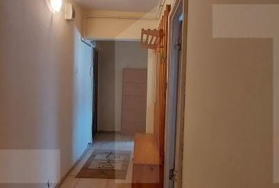 Apartament cu 3 camere semidecomandat în Central - 3