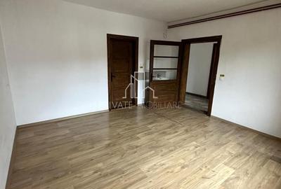 Casă individuală cu 5 camere cu Canalizare în Central - 7