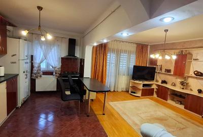 Apartament cu 4 camere decomandat în Central - 2