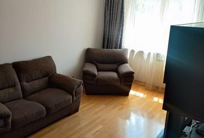 Apartament cu 3 camere semidecomandat, mobilat în Iancului