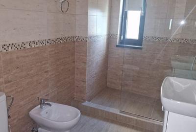 Apartament cu 2 camere semidecomandat, mobilat în Bd. Coșbuc