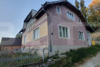 Casă individuală cu 6 camere cu Canalizare în Vatra Dornei