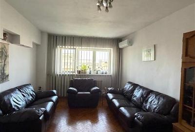 Apartament cu 3 camere decomandat în Călărași - 1