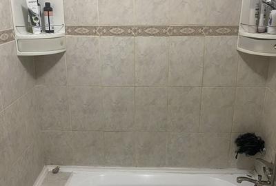 Apartament cu 3 camere decomandat în Sud