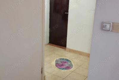 Apartament cu 3 camere semidecomandat în Petrișor - 2