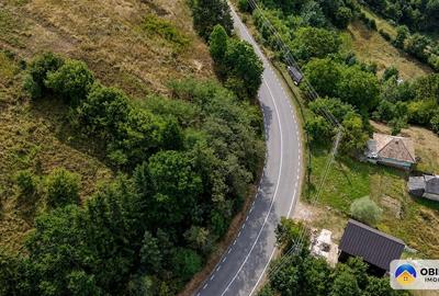Teren de 5800 mp, în Hangu