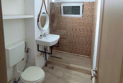Apartament cu 3 camere decomandat în CET