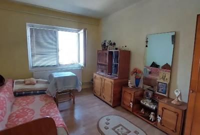 Apartament cu 3 camere decomandat în Alfa - 1