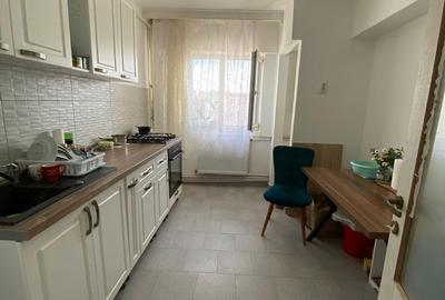 Apartament cu 2 camere decomandat în Energiei