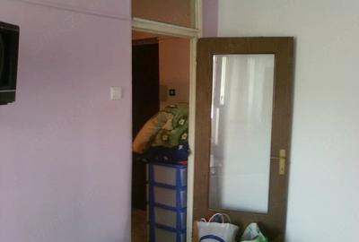 Garsonieră decomandată în Apărătorii Patriei