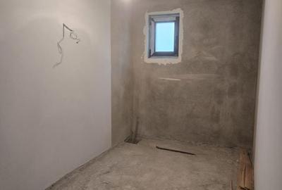 Casă cu 4 camere cu Teren 520 Mp în Central
