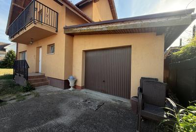 Casă individuală cu 4 camere cu Garaj în Sânmihaiu Român
