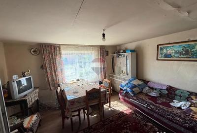 Casă cu 2 camere cu Teren 1500 Mp în Bârgău
