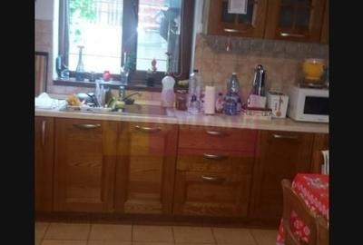 Casă individuală cu 6 camere decomandat cu Canalizare în Drumul Sării - 2