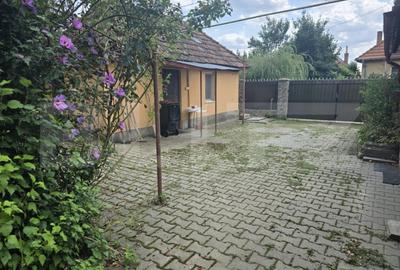 Casă cu 2 camere cu Teren 719 Mp în Chinari