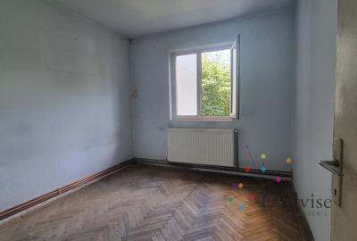 Apartament cu 2 camere semidecomandat în Florilor