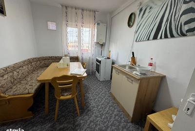 Apartament cu 3 camere decomandat în Mioveni