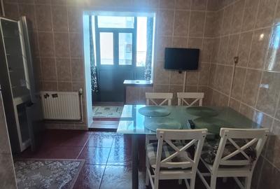 Apartament cu 3 camere decomandat în Central - 2