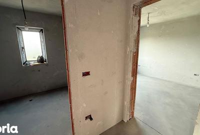 Casă cu 4 camere cu Teren 300 Mp în Central - 3