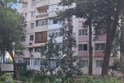Apartament cu 2 camere decomandat în Casa de Cultură