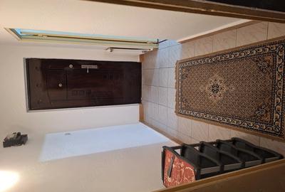 Apartament cu 2 camere semidecomandat în Micro 4 - 2