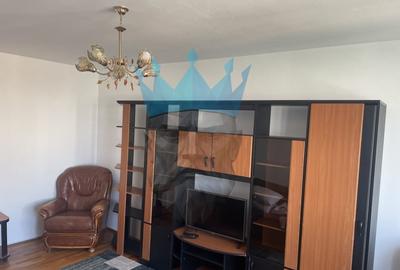Apartament cu 3 camere decomandat, mobilat în Tineretului