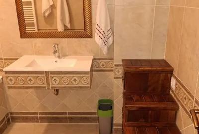 Apartament cu 3 camere decomandat în Central - 1