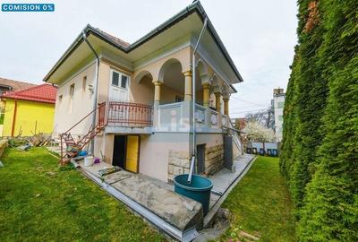 Casă cu 5 camere cu Canalizare în Andrei Mureșanu - 1