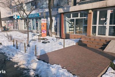 Spațiu comercial, de 44 mp, în Micro 14 - 14
