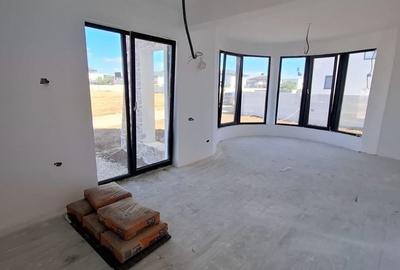 Casă cu 3 camere în Berceni - 2