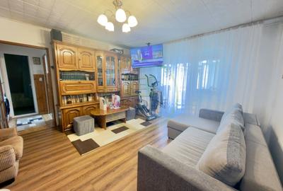 Apartament cu 2 camere semidecomandat, mobilat în Craiovița Nouă