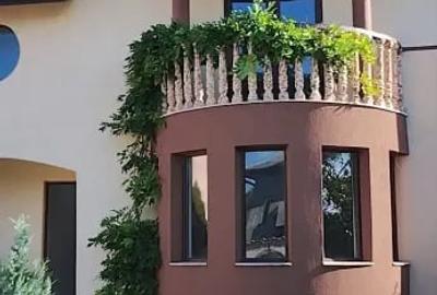 Casă cu 7 camere în Vânători