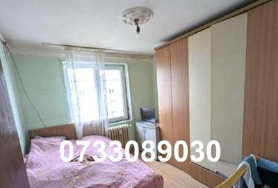 Apartament cu 3 camere decomandat în Drumul Taberei
