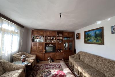 Casă cu 5 camere cu Teren 1321 Mp în Central