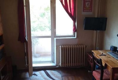 Apartament cu 3 camere decomandat în Viziru 2
