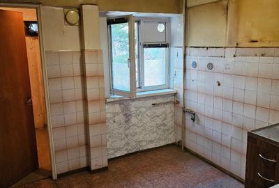 Apartament cu 3 camere decomandat în 1 Mai - 7