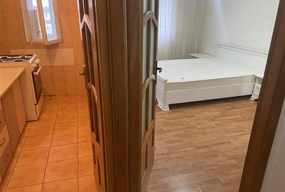 Garsonieră decomandată, mobilată în Central