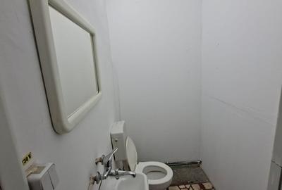 Spațiu comercial, de 60 mp, în Coman