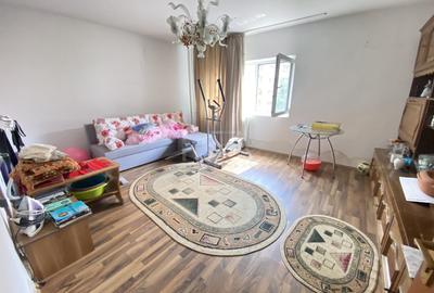 Apartament cu 4 camere decomandat, mobilat în Sebastian