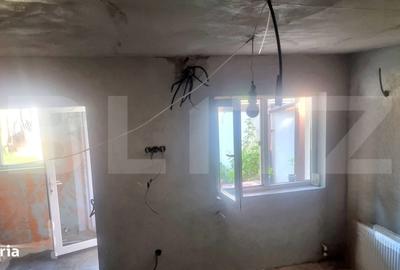 Casă cu 3 camere în Mihai Bravu