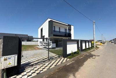 Casă cu Teren 400 Mp în Domnești