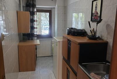 Garsonieră decomandată în Vitan