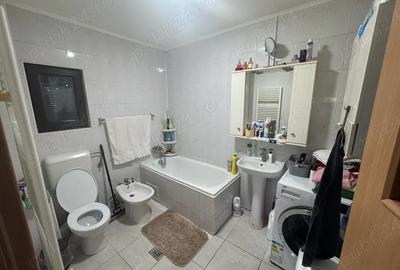 Casă cu 5 camere cu Teren 1192 Mp în Giulești - 3