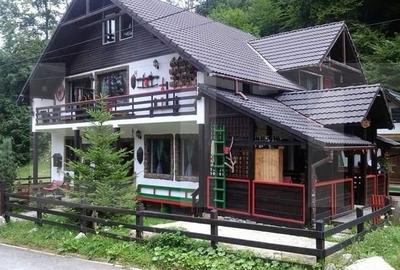 Casă individuală cu 6 camere cu Teren 700 Mp în Bran - 1