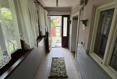 Casă cu 4 camere în Vadu Crișului