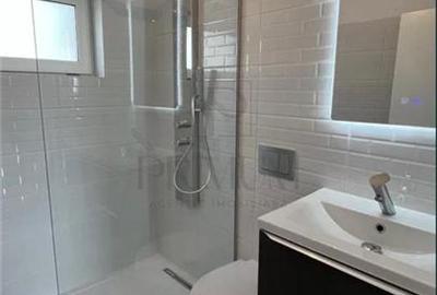 Casă individuală cu 4 camere cu Canalizare în Parța