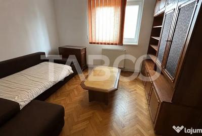 Apartament cu 4 camere decomandat în Ștrand