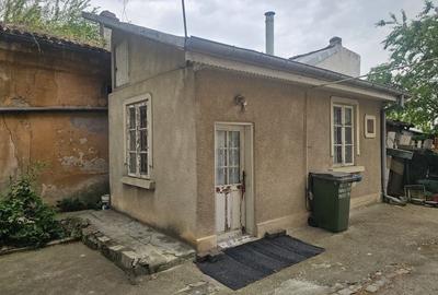 Casă cu 3 camere în Nicolae Bălcescu - 8
