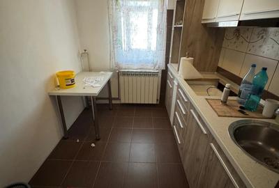 Apartament cu 2 camere decomandat în Nicolina