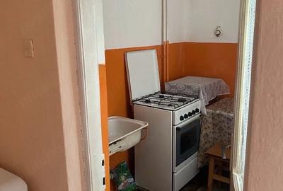 Garsonieră decomandată, mobilată în Debarcader